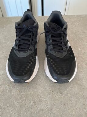 adidas Black and White Athletic Sneakers Very good condition